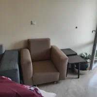 فروش دو مبل تک و دو عدد عسلی