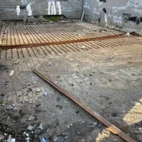 زمین-ساحلی-با-سه-طبقه-پروانه-180-متری