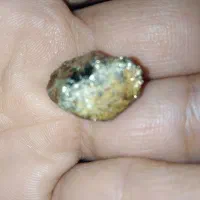 یک عدد سنگ طلا تست شده با کد رسمی