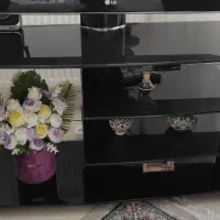 تلویزیون ال جی ۴۷ اینچ به همراه زیر تلویزیون