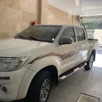 هایلوکس مدل ۲۰۱۲بلند ماشین خیلی تمیزه