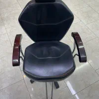 مبل و ایینه و صندلی پدالی و ترولی  و سرشور|آرایشگاه و سالن‌های زیبایی|گرمدره, |دیوار