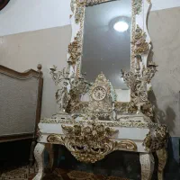 آینه قدی کنار سالنی سالم فقط یک وپونصد