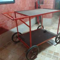 گاری چهار چرخ