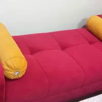 کاناپه زرشکی با ۲کوسن خردلی۶۵×۱۶۰سانت نو