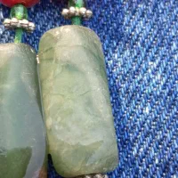 گردنبند اویز سنگی قدیمی دستساز بسیار کلکسیونی|کلکسیون اشیاء عتیقه|رامسر, |دیوار