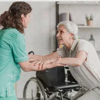 پرستاری از سالمند خانم پوشکی شبانه روزی