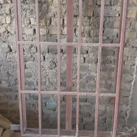 پنجره فلزی درحد نو درعرض ۸۵ وارتفاع ۱۶۰