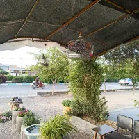 بخون اروم