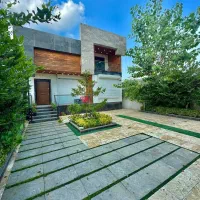 پیلوت-مدرن-250متری-با-استخرداخلی