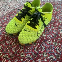 کفش ورزشی فوتسال سالنی