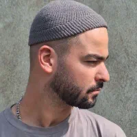 کلاه لئونی|لباس|رشت, گلسار|دیوار