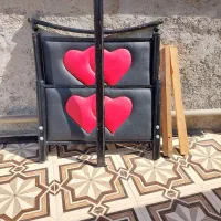 تخت یک نفر  فلزی هست در حد نو