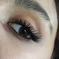 کاشت مژه ۲۵۰ لیفت ابرو لیفت و لمینت مژه با تخفیف