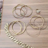 فروش تعدادی النگو و دستبند و انگشتر طلا