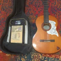 گیتار یاماها c40