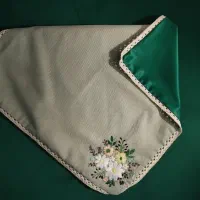 رومیزی گلدوزی شده