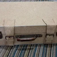 چمدان قدیمی انتیک  مخصوص دکور اتلیه یا کلکسیون|کلکسیون اشیاء عتیقه|اراک, |دیوار