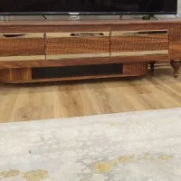 میز تلویزیون و آینه کنسول