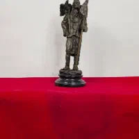 مجسمه برنز سرخپوست عقاب بدوش برنزی