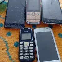 گوشی قابل تعمیری.