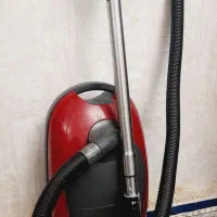 ۲ دستگاه جارو برقی (بوش اصل و دسینی)