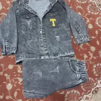 کت‌وشلوارجین‌بچگانه