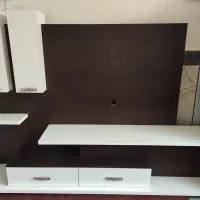 میز زیر تلویزیون