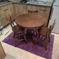 میز. لهستانی.  تمام. چوب