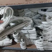 فروش چوب‌لباسی و رگال گردان و استیل با قیمت عمده|فروشگاه و مغازه|قم, شهر قائم|دیوار