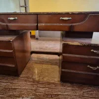 میز آرایش و کمد