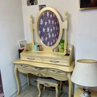 تخت ومیزآرایش