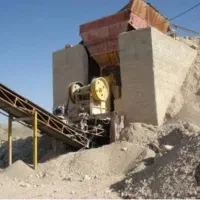 کارگر ساده و راننده لودر شن و ماسه