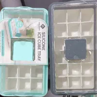 قالب یخ سیلیکونی درب‌دار فشاری ۱۸ خانه