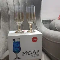 یک دست جام ویک دست فنجان