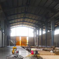 بتن ریزی و کفسازی با ماله پروانه