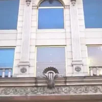 فروشنده خانم ، مزون