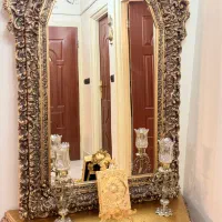 آینه چوبی وشمعدان برنجی