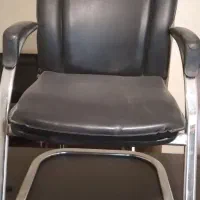 ۷ عدد صندلی انتظار مشکی چرمی ‌
