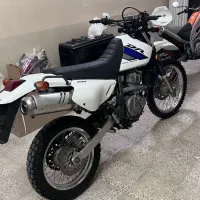 سوزوکیdr650