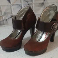 کفش مجلسی|کیف، کفش، کمربند|میانه, |دیوار