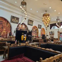 کارگر ساده نیرو سالن کار رستوران خانم و اقا