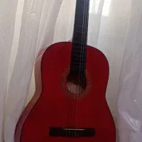 گیتار درحد نو واقعی همراه کیف