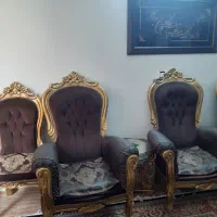 مبل ۷ نفره سلطنتی با ۲عدد میزبان|مبلمان خانگی و میز عسلی|مشهد, شهرک لشکر (شهرک غرب)|دیوار