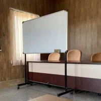 وایت برد پایه دار چرخدار 90*120