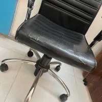 صندلی چرم چرخدار اداری جک دار