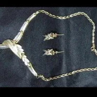 طلا گوشواره و گردنبند نیم ست