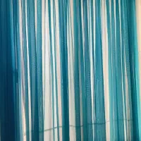 یک عدد پرده حریر تمیز، وسالم برای اتاق خواب