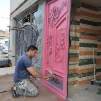 نقاشی و رنگ آمیزی ساختمان درب و پنجره نرده و ...|خدمات پیشه و مهارت|شیراز, فلکه گاز|دیوار