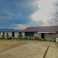 اجاره ویلا استخردار جنگلی با با استخر و جکوزی|اجارهٔ کوتاه‌مدت ویلا و باغ|رشت, استادسرا|دیوار